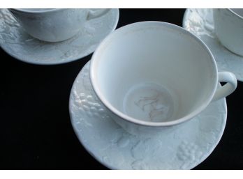 Set Of 4 English Tea Cups & Saucers