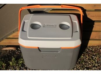 Nice COLEMAN Camping Cooler With Ice Packs