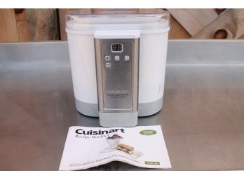 CUISINART Electronic Yogurt Maker With Aucomatic Cooling