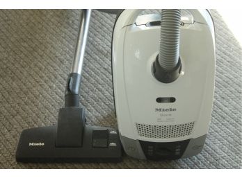 MIELE Quartz Vacuum Cleaner Model S6270