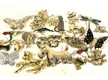 Large Lot 24 Gold And Silver Tone Costume Figural Mostly Animal Brooches