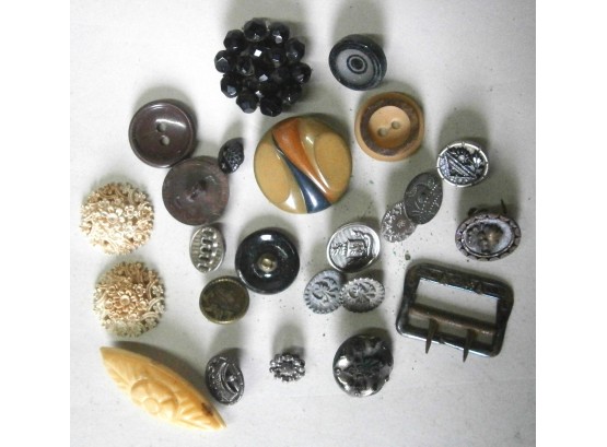 Lot Of Assorted Vintage & Antique Buttons