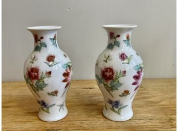 A Beautiful Pair Of Chinese Mini Vases