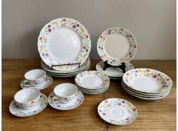 A Beautiful 22 Piece Denby Tea Party Pattern Fine China Collection, Portugal