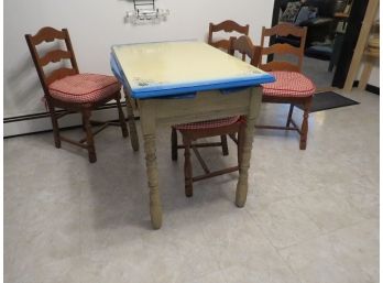 Vintage 1930's-50's Era Enamel Top Kitchen Table With 4 Chairs