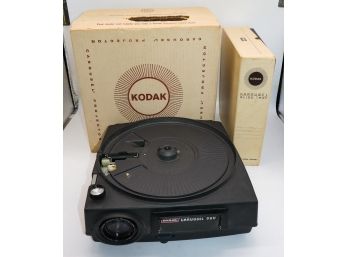 Vintage Kodak 600 Carousel Projector & Tray