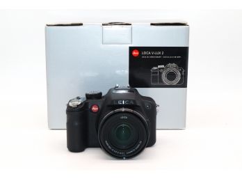 Leica V-Lux 2 In The Box With Accessories