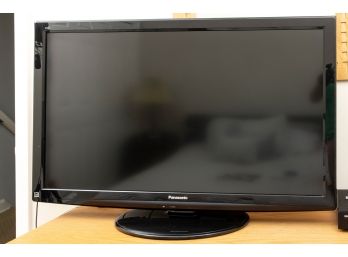 Panasonic 42 Inch Class Hdtv LCD TV