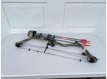 Diamond By Bowtech The Edge Compound Bow With Cobra Sight And Arrows