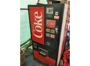 Coca Cola Machine Gets Ice Cold