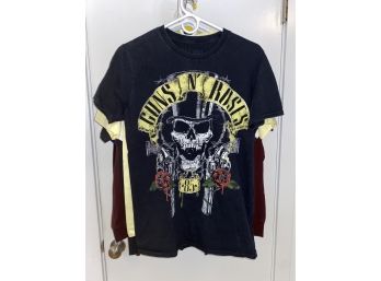 (10) Vintage T-Shirts, Sweatshirt And Shorts. Guns N' Roses, Jimmy Buffet, Cheech & Chong, Motorhead, Anime.