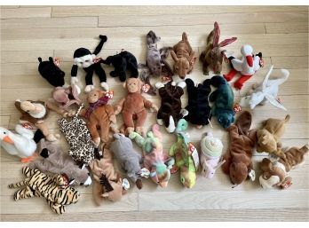 Selection Of 25 TY Beanie Babies Including Scotty (1996), Batty (1996) & Scorch (1998)