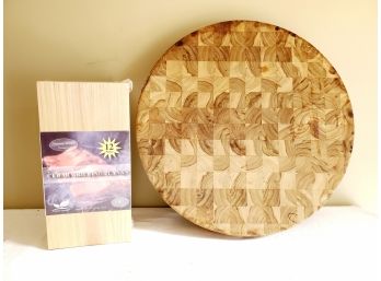 New Nature Carrier 12 Cedar Grilling Planks & Large Round Heavy Cutting Board