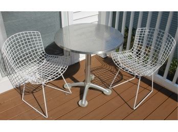 Diamond Cut Stainless Table With Two Wire Chairs From Paris Design - Jorge Pensi Amat - 3 Made In Spain
