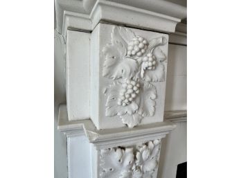 Living Room Mantle With Profile Bust In Frieze