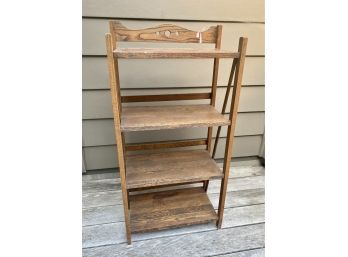 A Just-Right Small Pine Shelf