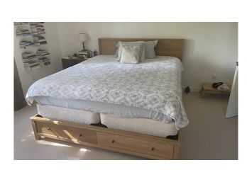 A Room And Board King Size Bed With Storage