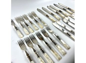 An Antique Mother Of Pearl Handle With Silver-plate Shank Flatware - Fish Set - Late 19th C - Service For 12