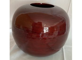 Sixtrees Lacquered Pot