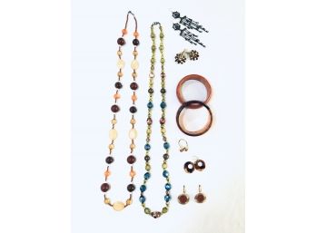 Grouping Of Earthtone & Amber Tone Jewellery
