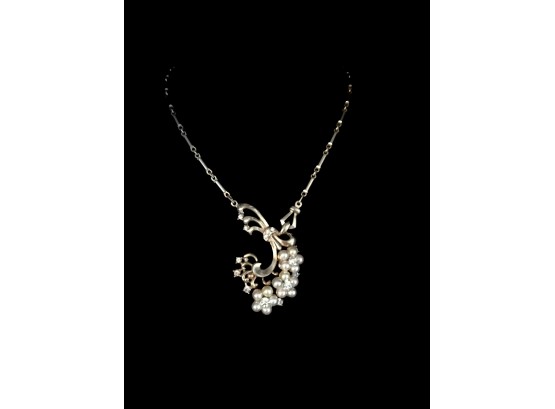 Vintage Gold-tone & Faux Pearl Pendant Necklace