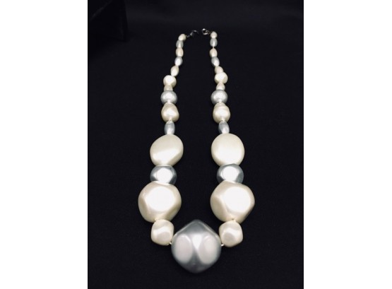 Vintage La Porte Bleue - Paris Single Faux Pearl Necklace