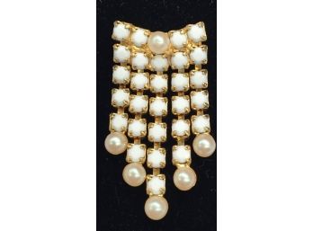 Vintage Goldtone Fringe Style Brooch W/ Charlkwhite & Faux Pearl