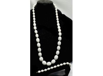 Vintage White Graduated Bead Necklace & Bracelet Set