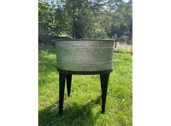 Great Galvanized Steel Bucket On Legs - Perfect By The Front Door Filled With Fall Decor