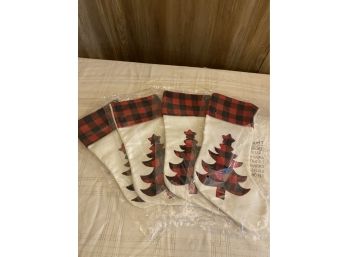 Set Of 4 Christmas Stockings New In The Package (lot 2 Of 2)