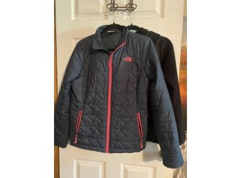 Set Of 2 Womens North Face Jackets - Lightweight Quilted And Fleece Medium