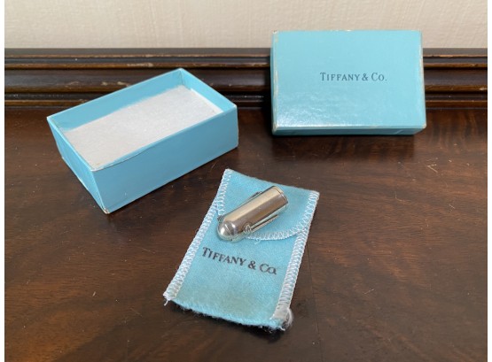 Tiffany Tie Clip That Distributes Powder For Golfers Hands