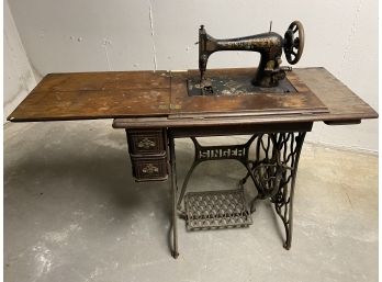 Antique Singer Sewing Machine With Cabinet And Metal Base