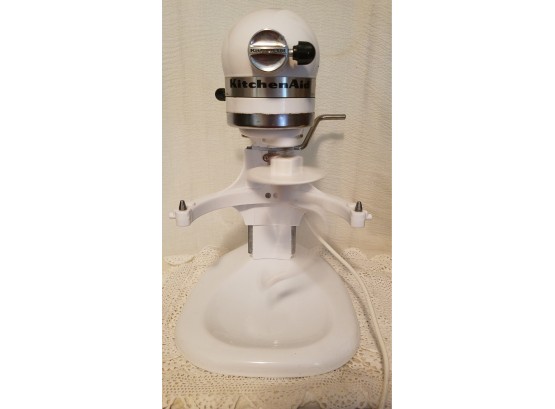 Kitchen Aid Food Stand Mixer Model K5SS With Attachments.  Bowl Lift Design  Tested And Works.