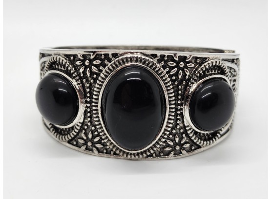 Black Agate Bangle Bracelet In Oxidized Silvertone