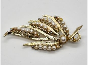 Vintage Gold Tone Leaf Broach With Pearls & Rhinestones