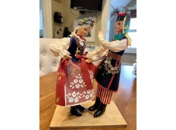 Polish Folk Dancing Dolls
