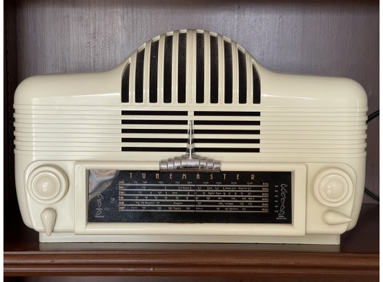 1940's Era Vintage Reproduction Tunemaster Radio