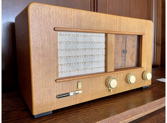1997 Vintage Reproduction Grundig Heinzelmann Classic AM/FM Table Top Radio