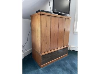 Vintage Mitsubishi TV In Wooden Cabinet