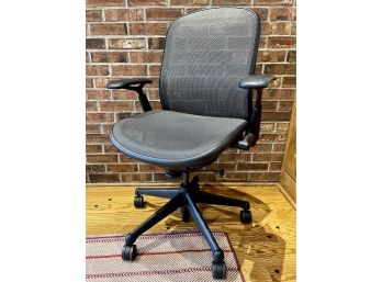Knoll Ergonomic Rolling Office Chair With Mesh Seat And Back (1 Of 2)