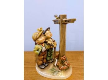 Hummel Figurine 'Crossroads'