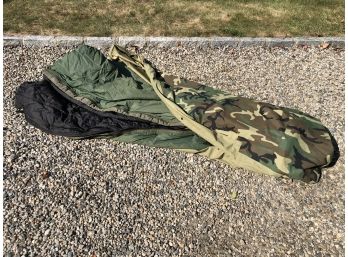Spectacular Army Issue EXTREME COLD Weather Sleeping Bags - Two Bags In One - INCREDIBLY WARM - Amazing !