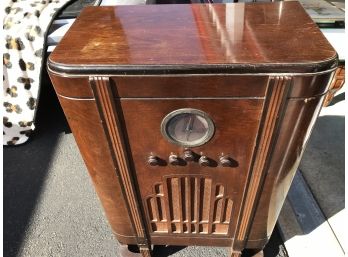 Antique 1930s Consul RCA Victor Radio