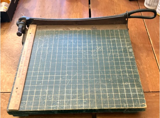 Full Size Antique 'MILTON BRADLEY' Paper Cutter