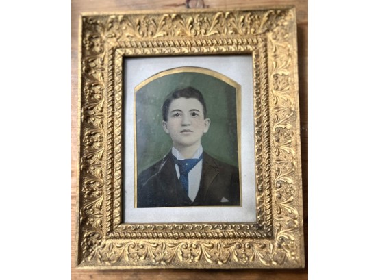 SUPER FRAMED IMAGE OF A YOUNG MAN, AWESOME FRAME
