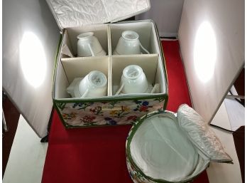 Like New Fresh Out Of The Cubard Set Of 12 Oxford Bone China White Lace Cups And Saucers With Carrying Cases