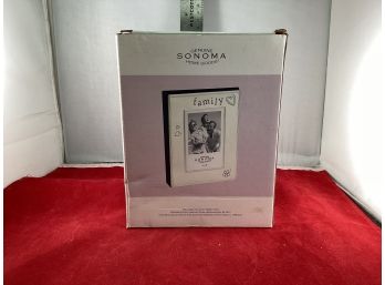 Brand New In The Box Sonoma Classics 4x6 Family Photo Album