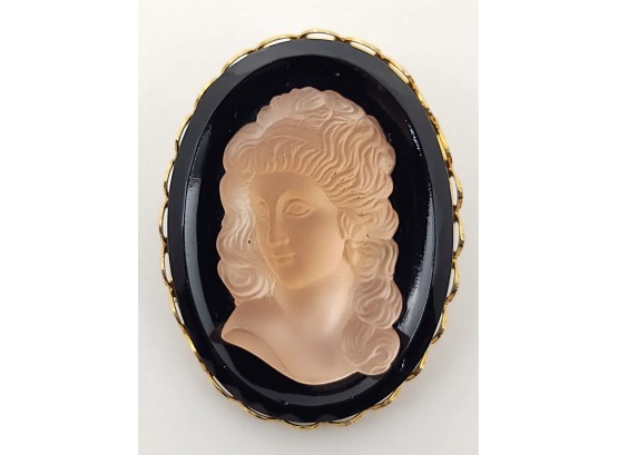 VINTAGE PINK FROSTED CAMPHOR GLASS HIGH RELIEF CAMEO BROOCH / PIN