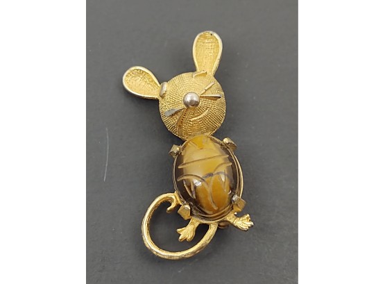 VINTAGE GOLD TONE TIGERS EYE STONE SCARAB MOUSE BROOCH / PIN